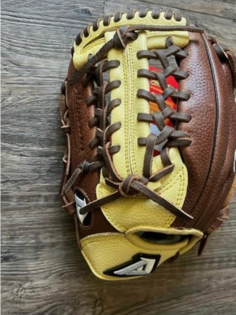 AMV218 Akadema 11.5 Baseball Brown Yellow Baseball Glove New